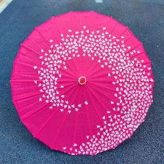 ☆ 桜吹雪 ☆ 和傘 撮影用 和風 mmju9a 和傘 撮影用 和風 直径84cm 和柄 舞踊傘 唐傘 踊り傘 番傘 紙傘 長傘 和装 和 鮮やか コスプレ 写真 撮影 写真撮影 装飾 飾り こども 子ども 子供 レディース 演出 出かけ インテリア