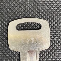 オフィス家具　鍵　中古　ダイヤ（オフィスメーカー共通）　E271　書庫　ロッカー　メーカー純正