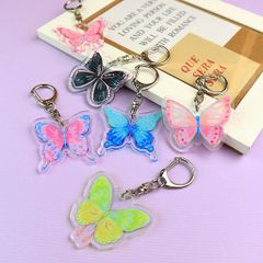 カラフル蝶のアクリルキーホルダー／１個売り／サン宝石