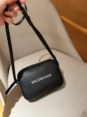 2024年最新】バレンシアガ BALENCIAGA エブリデイカメラバッグ XS ...