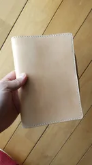 【手作り】エイジングを楽しめるヌメ革のB6対応手帳(ノート)カバーのサムネイル