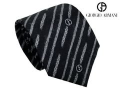 ジョルジオ アルマーニ ネクタイ GIORGIO ARMANI 360287 3R804 00020 BLACK ブラック系地 オフホワイト系 GAロゴ柄入り レジメンタル ストライプ柄 シルク プリント ネクタイ