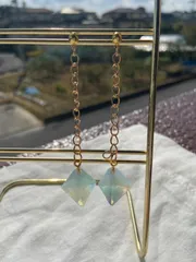 三角形のピアスNo.33