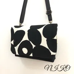 大人の4wayショルダーバッグミニ　モノトーン  移動ポケット　スマホポシェット