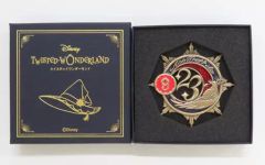 ツイステ　エース・トラッポラ 魔法帽子の留め具風ブローチ 中古】アクセサリー(非金属) エース・トラッポラ 魔法帽子の留め具風