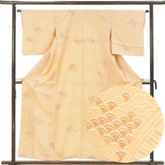 小紋 身丈157cm 裄63cm 前幅22.5cm 後幅27.5cm 袖丈48cm 袖幅33.5cm レディース 袷 青海波 裄Mサイズ 秋冬春用 正絹（シルク）オレンジ 美品 リメイク リユース リサイクル【呉服のきくや】