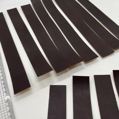 国産レザー　つやつや（ガラスレザー）　チョコ　帯　ハンドメイド素材　革　レザー　ベルト　レザークラフト　ベルト8本+おまけセット　送料無料
