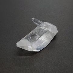 NSC2-3 四川省産 水晶結晶ポイント（大きめニードル）約15.7ｇ