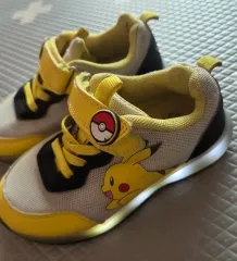 ポケットモンスター ピカチュウ 光 スニーカー 145