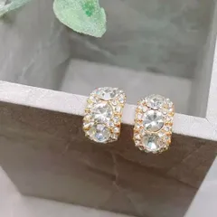ゴールド ビジューピアス♡新品《キラキラ》
