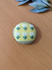 地刺し 刺繍 ブローチ/ヘアゴム