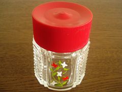 花柄の調味料入れ