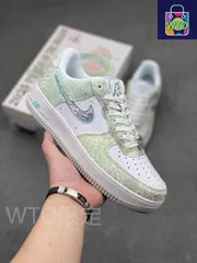 お値下げしました??即購入新品箱付?? Nike AIR FORCE1'07 LOW  男女兼用 ナイキ