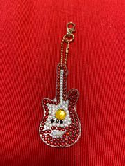 ダイヤモンドアートのギターキーホルダー