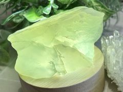知恵と安らぎ✨ ネフライト　軟玉 翡翠　ラフストーン　原石　ニュージェイド