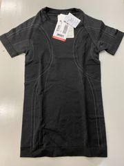 モンチュラ　MONTURA　ベースレイヤー　インナー　登山　黒　Tシャツ
