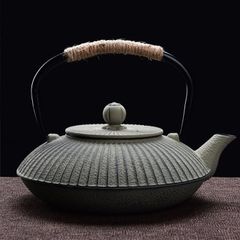 【新品未使用】鋳鉄製 鉄瓶 800ml 茶こし付き 南部鉄器 直火対応 やかん ケトル 鉄分補給 茶道具 和風 インテリア