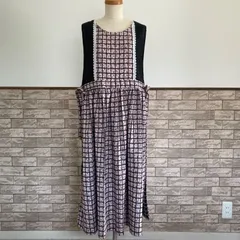 【Ｗガーゼ】サイドリボンのエプロンワンピース　格子小花　ブラック