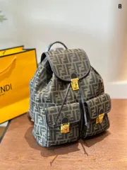 2024年最新】fendi ズッカ リュックの人気アイテム - メルカリ