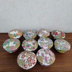 京焼 蓋茶碗 10客 京都花の名所 金彩 あやめ 菊 あざみ 梅 木蓮 あじさい もみじ 桔梗 山茶花 京都名所 一つ茶碗と蓋違いあり 湯呑 湯飲