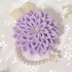 つまみ細工のコサージュ❀藤色❀ピン付きクリップ