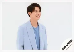 【中古】生写真(ジャニーズ) King ＆ Prince/平野紫耀/横型・バストアップ・衣装青・体右向き・両手下/「King ＆ Prince CONCERT TOUR 2020 ～L＆～」グッズオフショット/公式生写真