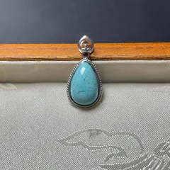 逸品 EU製 ★ターコイズ トルコ石・ペンダント★アクセサリー 天然石 きれいめ 約15.1*10*5mm ZB9215