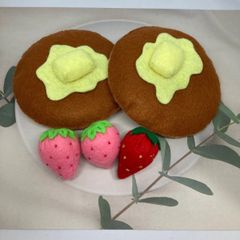 フェルトままごと　パンケーキ＆いちご