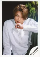 【中古】生写真(ジャニーズ) Hey! Say! JUMP/高木雄也/上半身・衣装白・座り・左手顎・首傾げ・左膝立て/アルバム「PARADE」MV＆ジャケ写オフショット/公式生写真