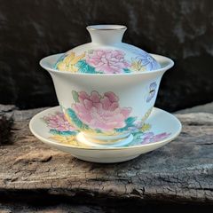 金彩琺瑯彩 三才蓋碗 蓮＆牡丹模様 羊脂玉風磁器製 高級蓋付き茶碗  家庭用・来客用 功夫茶器