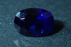 天然ブルーサファイア ルース 0.839ct 約4mm×5mm* ソーティング付き！