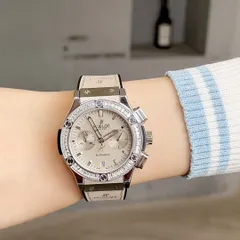 HUBLOT ヒューブロ【Big Bang レディース 38mm クロノグラフ】愛を大胆に表現する時計?? 国際アーティスト?陳漫（チェンマン）コラボモデル - チェコダイヤ＆天然ゴムバンド｜本日限定特価｜新品未使用