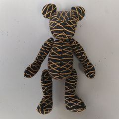 くまのぬいぐるみ(刺し子、デニム生地、ハンドメイド) - メルカリ