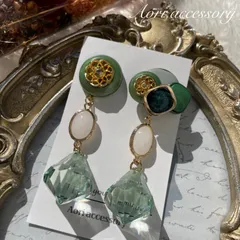 安らぎのファンシーグリーン〜ヴィンテージボタン×グリーンダイヤカットビーズピアス