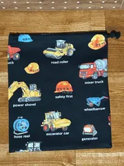 470【訳あり】ハンドメイド　給食袋　23×20 働く車　給食袋　コップ袋　巾着袋　お道具袋　縄跳び入れ　歯ブラシ袋　こども園　小学校　中学校　男の子　女の子