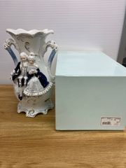 音楽家のフィギュア付き陶器花瓶　KATO KOGEI KATO KOGEI 加藤工芸 レース人形 花瓶【KC‐1031‐1200】 陶器
