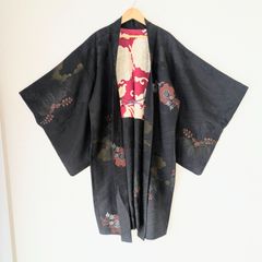 Japanese Vintage Haori Long Black Classical pattern Silk Kimono Jacket Old-ⅽloth 長羽織 羽織 正絹 黒 絵羽織 古典柄 紋付 古布 時代布 一点物 大正浪漫 和洋折衷