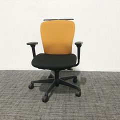 オカムラ スラート ハンガー付 オフィスチェア オレンジ