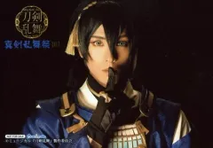 【中古】生写真(男性) 黒羽麻璃央(三日月宗近)/横型・キャラクターショット/DVD・BD「ミュージカル『刀剣乱舞』～真剣乱舞祭2017～」アニメイト特典生写真