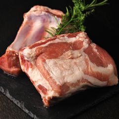 ポーク スペアリブ スウェーデン産豚肉 700g以上 冷凍 (真空パック) バーベキュー 煮込み 料理 BBQ 焼肉 豚肉 Pork Spare Ribs 700g SKU201-swd750