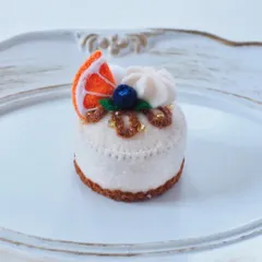 オレンジとブルーベリーのチョコレートソースケーキ フェルトケーキ フェルト雑貨 ドール撮影小物 フェルトままごと