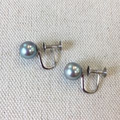 天然ブラックパール　14金ホワイトゴールド　イヤリング　新品　宝石店ストック