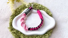 パラコード✶スマホストラップ✶ショート手首用✶ハンドストラップ✶ストラップホルダー付✶マゼンダ☓ブラック☓ベビーピンク