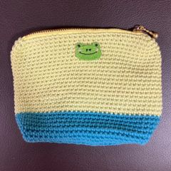 ファスナー付きポーチ　小物入れ　ハンドメイド　編み物
