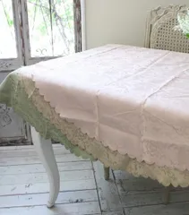 テーブルクロス 円形テーブル 150cm はっ水 花柄 ラウンド 丸形 ダマスクローズ（スカラップ）撥水 薔薇 ジャガード生地  ダマスク柄 マルチクロス テーブルマット 目隠しカバー