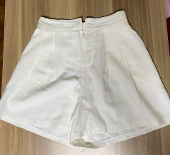 アイボリー 半ズボン 出品のサムネイル