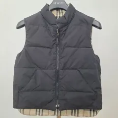 BurberryLONDON リバーシブル　ダウンベスト　140A ロゴ刺繍 BurberryLONDON リバーシブル ダウンベスト 140A ロゴ刺繍