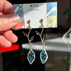 【数量限定】ブルー　リーフステンドグラスイヤリング