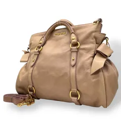 美品 miu miu ミュウミュウ ヴィッテロリュクス サイドリボン 2WAY ハンドバッグ ピンクベージュ レザー ゴールド金具 ロゴ 斜め掛け可 手提げ レディース K3