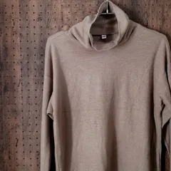 UNIQLO ユニクロ　ヒートテックフリースタートルネックT（長袖）サイズ???　241-197703